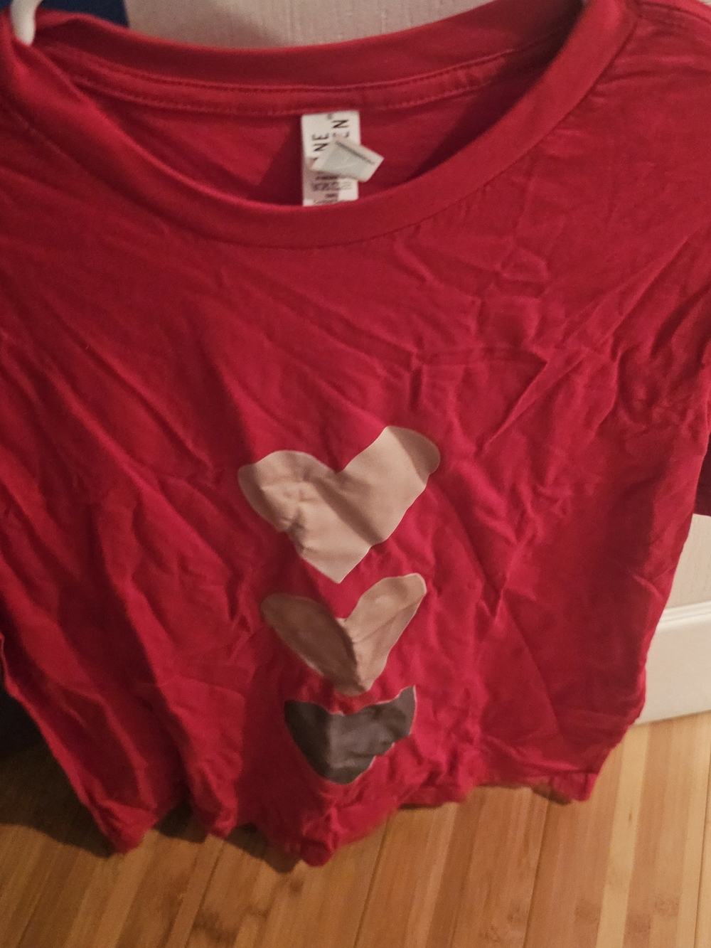 Ladies M Red Heart-Print Tee